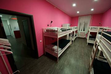 Кровать в 8-местной женской комнате (общие удобства) в Хостеле Калинин Хостел
