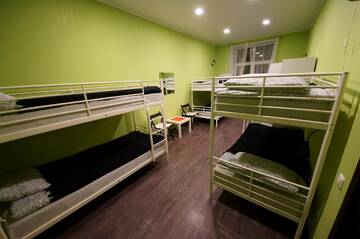 Место в 8-местной комнате для мужчин в Хостеле Калинин Хостел