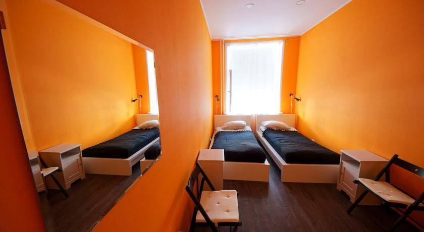 Коробкова 38а тверь. Хостел коробкова 38. Хостел христа лубянка. Кухня в хостелах общая. Хостел вольная 26.