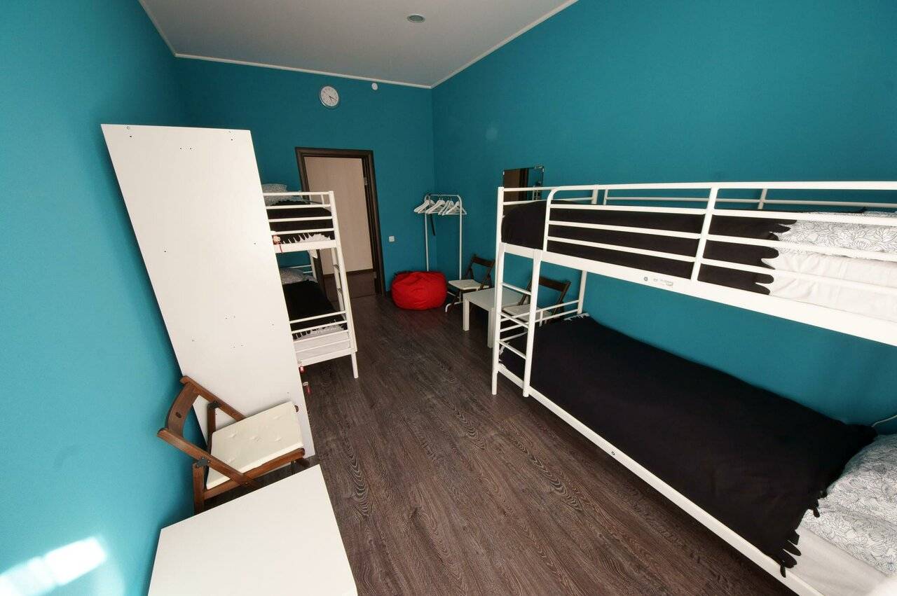 Кровать в 4-местной общей комнате  (общие удобства)